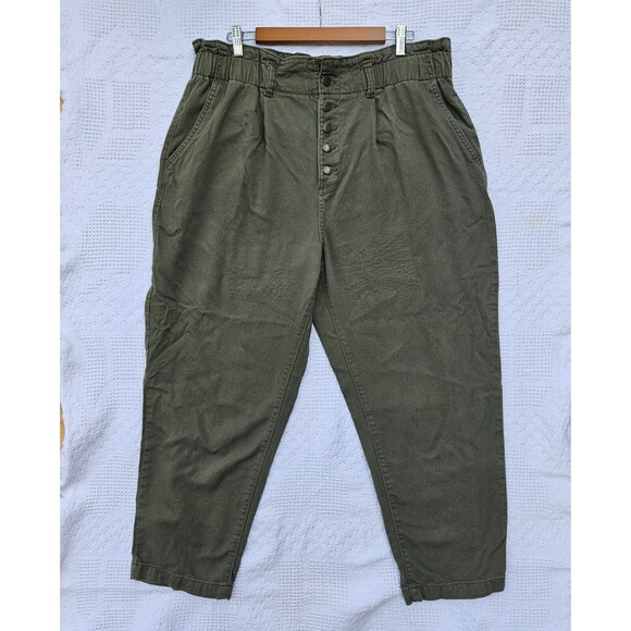 Time and Tru Women's High Rise Relax Button Fly Paperbag Pants - Green, Size 20 - Picture 2 of 12